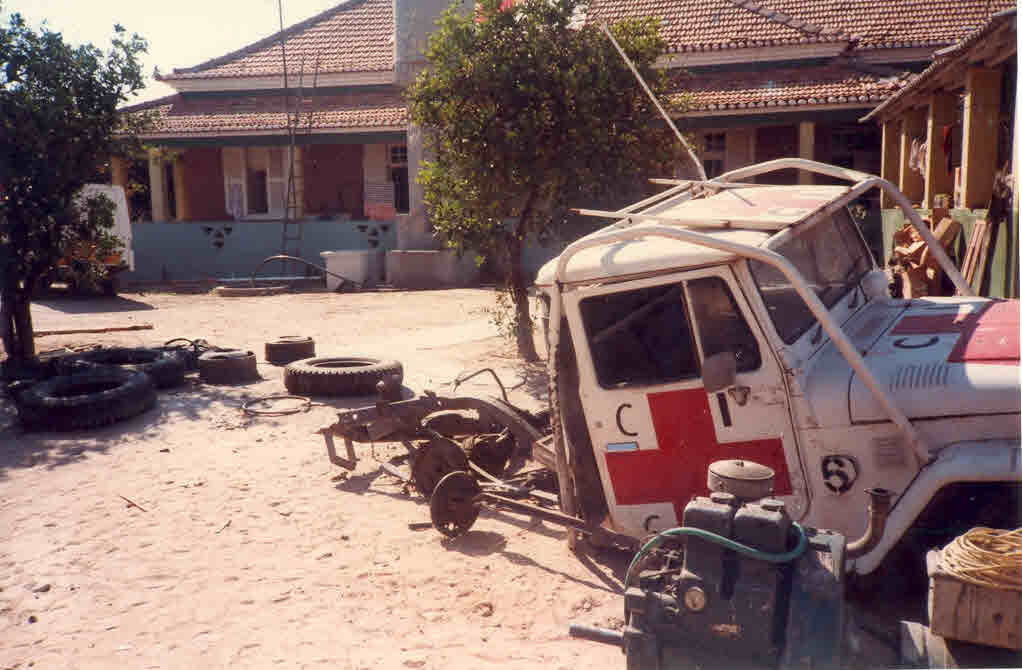 N'giva ICRC landcRUISER_LANDMINE